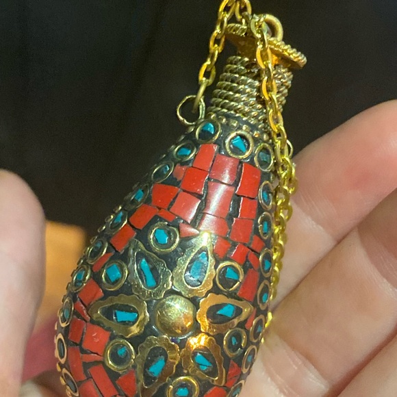 Vintage perfume bottle necklace Bronze inlay stone - Picture 6 of 7